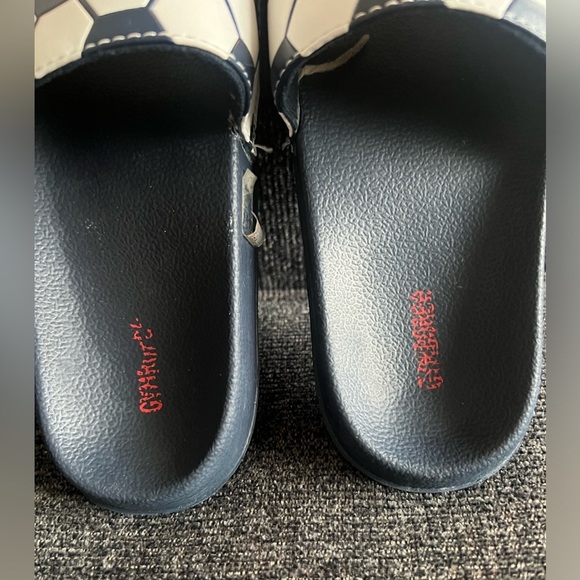 GYMBOREE soccer boys slippers /boy size 3 - Picture 5 of 5